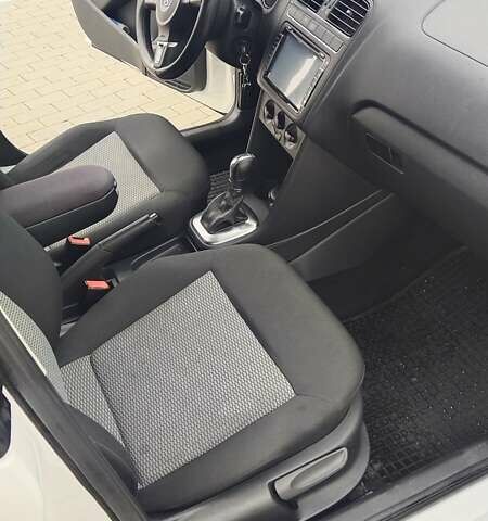 Белый Фольксваген Поло, объемом двигателя 1.39 л и пробегом 175 тыс. км за 7500 $, фото 9 на Automoto.ua