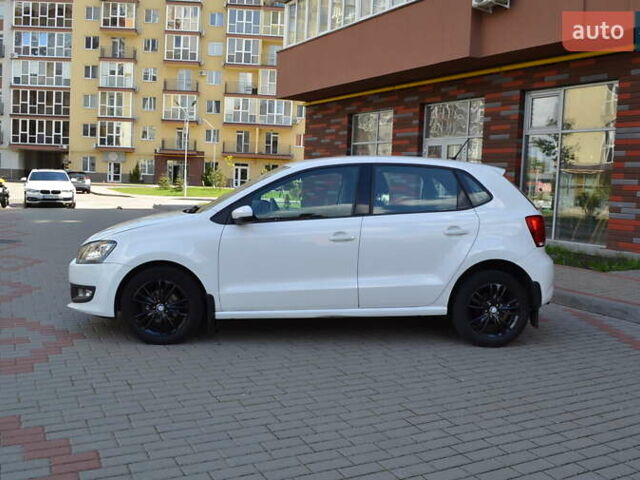 Білий Фольксваген Поло, об'ємом двигуна 1.4 л та пробігом 211 тис. км за 7500 $, фото 1 на Automoto.ua