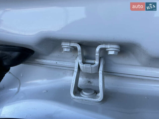 Белый Фольксваген Поло, объемом двигателя 1.4 л и пробегом 136 тыс. км за 9950 $, фото 126 на Automoto.ua