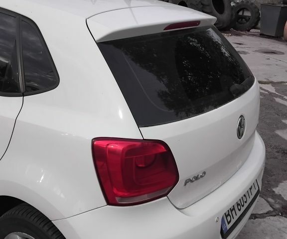 Белый Фольксваген Поло, объемом двигателя 1.4 л и пробегом 200 тыс. км за 6500 $, фото 3 на Automoto.ua