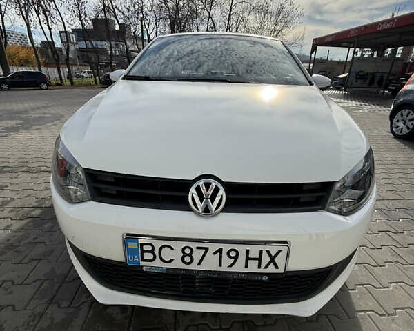 Белый Фольксваген Поло, объемом двигателя 1.39 л и пробегом 441 тыс. км за 6999 $, фото 5 на Automoto.ua