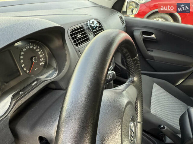 Белый Фольксваген Поло, объемом двигателя 1.39 л и пробегом 441 тыс. км за 6999 $, фото 23 на Automoto.ua