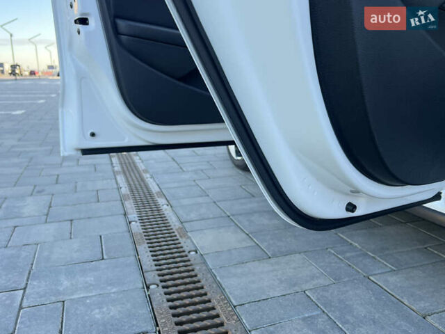 Белый Фольксваген Поло, объемом двигателя 1.4 л и пробегом 136 тыс. км за 9950 $, фото 133 на Automoto.ua