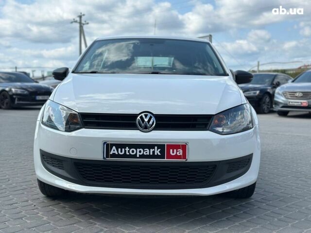 Белый Фольксваген Поло, объемом двигателя 1.2 л и пробегом 211 тыс. км за 6590 $, фото 1 на Automoto.ua