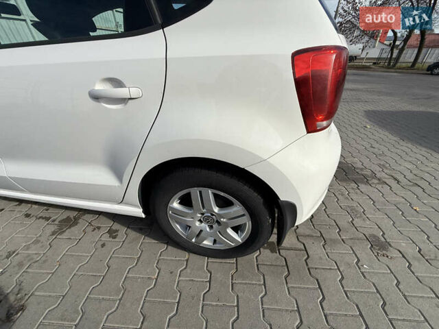 Белый Фольксваген Поло, объемом двигателя 1.39 л и пробегом 441 тыс. км за 6999 $, фото 10 на Automoto.ua