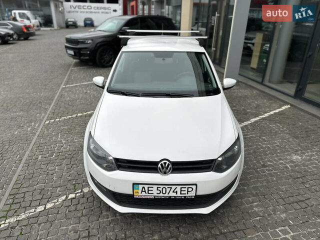 Белый Фольксваген Поло, объемом двигателя 1.2 л и пробегом 212 тыс. км за 6000 $, фото 6 на Automoto.ua