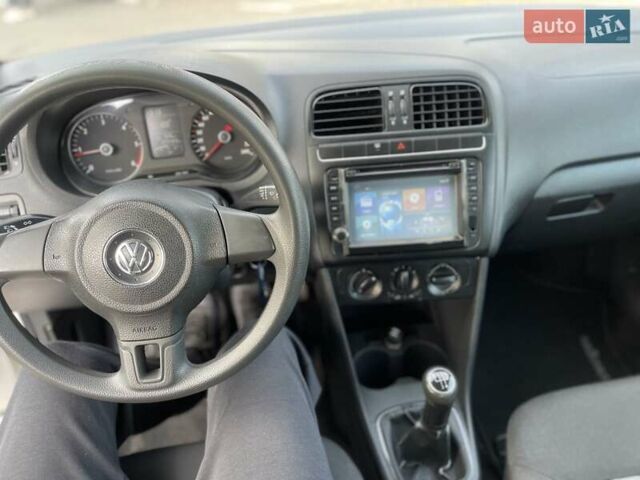 Белый Фольксваген Поло, объемом двигателя 1.2 л и пробегом 209 тыс. км за 6350 $, фото 13 на Automoto.ua