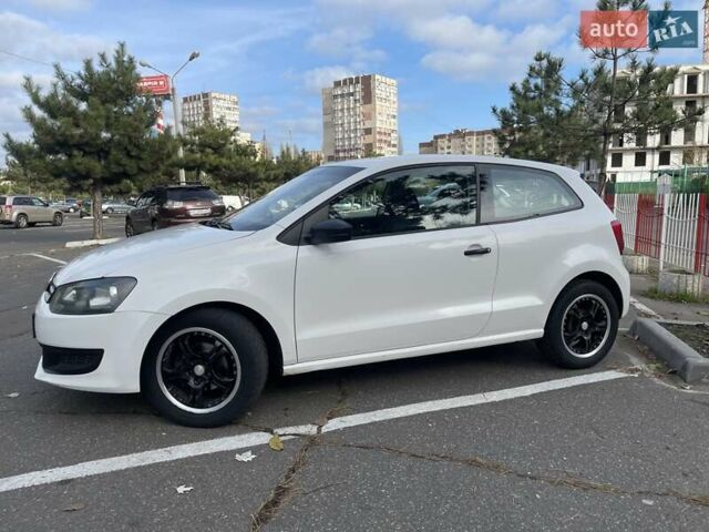Белый Фольксваген Поло, объемом двигателя 1.2 л и пробегом 209 тыс. км за 6350 $, фото 4 на Automoto.ua