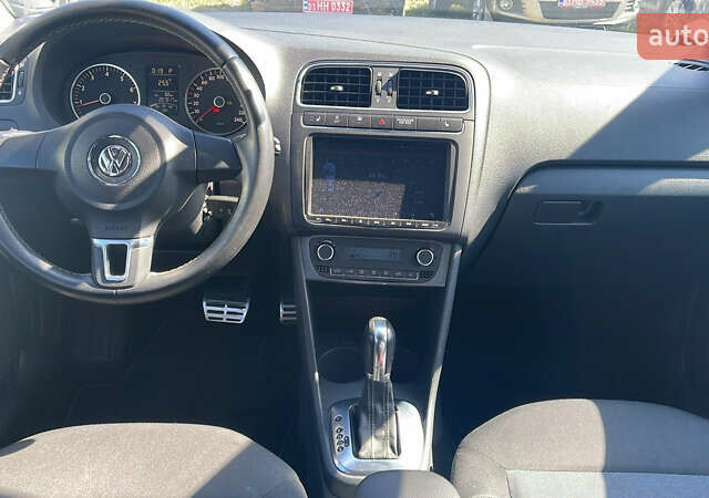 Белый Фольксваген Поло, объемом двигателя 1.2 л и пробегом 207 тыс. км за 8900 $, фото 23 на Automoto.ua