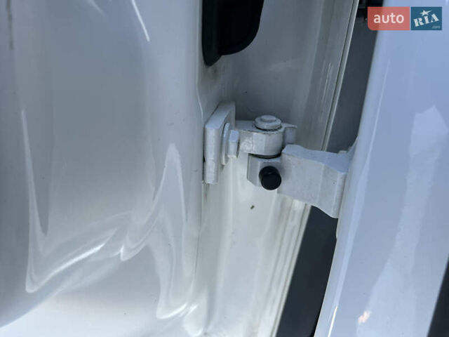 Белый Фольксваген Поло, объемом двигателя 1.4 л и пробегом 136 тыс. км за 9950 $, фото 140 на Automoto.ua