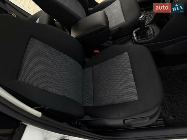 Белый Фольксваген Поло, объемом двигателя 1.39 л и пробегом 441 тыс. км за 6999 $, фото 29 на Automoto.ua