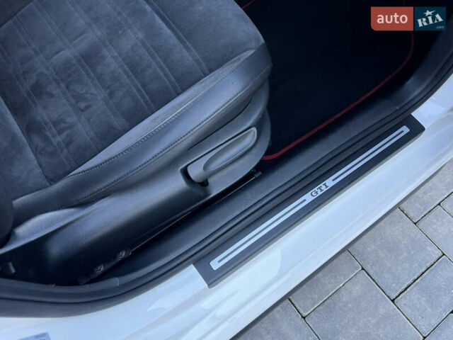 Белый Фольксваген Поло, объемом двигателя 1.4 л и пробегом 136 тыс. км за 9950 $, фото 95 на Automoto.ua