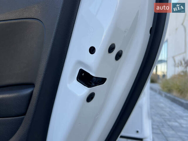 Белый Фольксваген Поло, объемом двигателя 1.4 л и пробегом 136 тыс. км за 10650 $, фото 119 на Automoto.ua