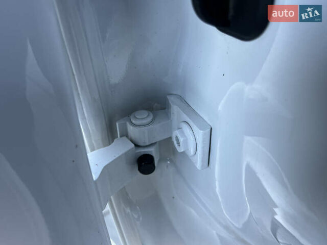 Белый Фольксваген Поло, объемом двигателя 1.4 л и пробегом 136 тыс. км за 9950 $, фото 123 на Automoto.ua