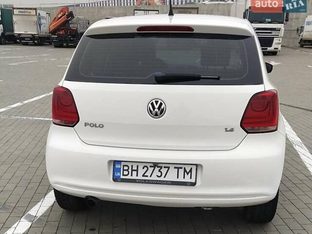 Белый Фольксваген Поло, объемом двигателя 1.39 л и пробегом 175 тыс. км за 7500 $, фото 1 на Automoto.ua
