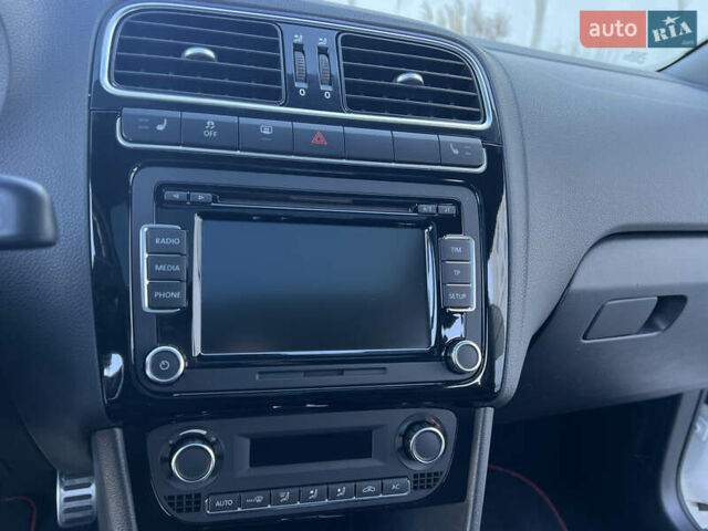 Белый Фольксваген Поло, объемом двигателя 1.4 л и пробегом 136 тыс. км за 10650 $, фото 76 на Automoto.ua