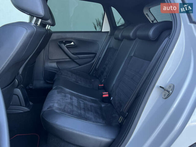 Белый Фольксваген Поло, объемом двигателя 1.4 л и пробегом 136 тыс. км за 9950 $, фото 159 на Automoto.ua