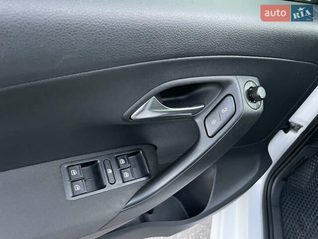 Белый Фольксваген Поло, объемом двигателя 1.39 л и пробегом 160 тыс. км за 5350 $, фото 18 на Automoto.ua