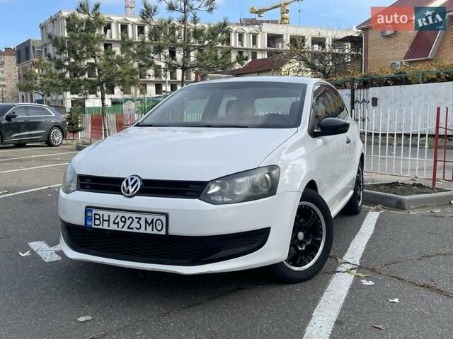 Белый Фольксваген Поло, объемом двигателя 1.2 л и пробегом 209 тыс. км за 6350 $, фото 1 на Automoto.ua