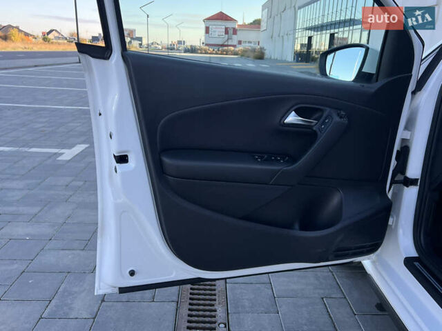 Белый Фольксваген Поло, объемом двигателя 1.4 л и пробегом 136 тыс. км за 9950 $, фото 81 на Automoto.ua