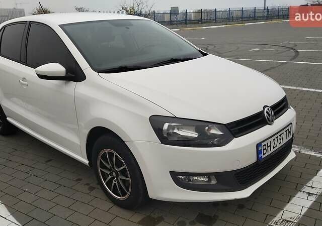 Белый Фольксваген Поло, объемом двигателя 1.39 л и пробегом 175 тыс. км за 7500 $, фото 4 на Automoto.ua