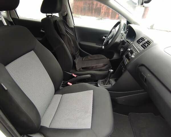 Білий Фольксваген Поло, об'ємом двигуна 1.6 л та пробігом 171 тис. км за 7200 $, фото 9 на Automoto.ua