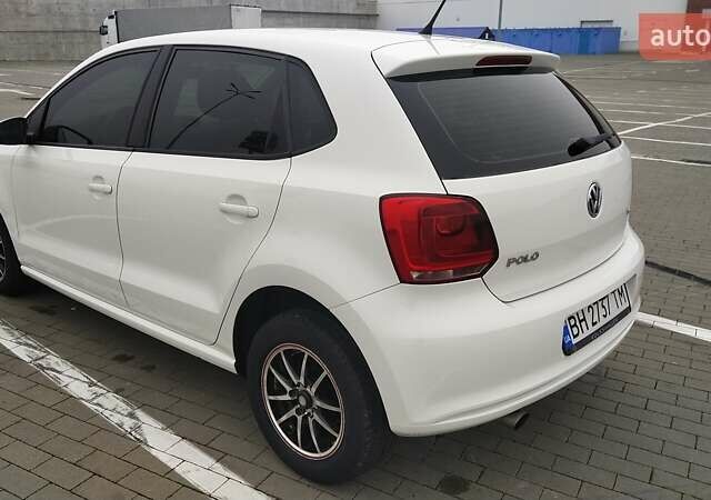 Белый Фольксваген Поло, объемом двигателя 1.39 л и пробегом 175 тыс. км за 7500 $, фото 8 на Automoto.ua