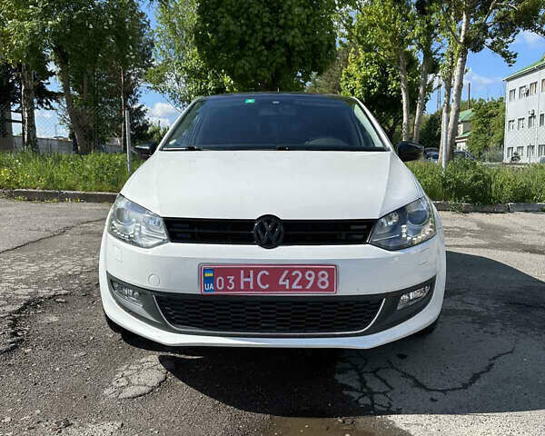 Белый Фольксваген Поло, объемом двигателя 1.2 л и пробегом 207 тыс. км за 8900 $, фото 7 на Automoto.ua