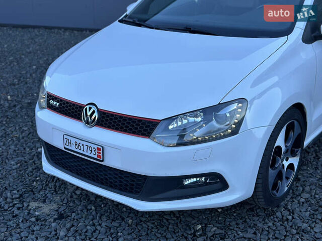 Белый Фольксваген Поло, объемом двигателя 1.4 л и пробегом 211 тыс. км за 10450 $, фото 1 на Automoto.ua