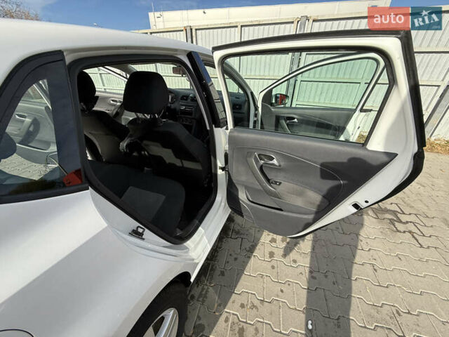 Белый Фольксваген Поло, объемом двигателя 1.39 л и пробегом 441 тыс. км за 6999 $, фото 33 на Automoto.ua