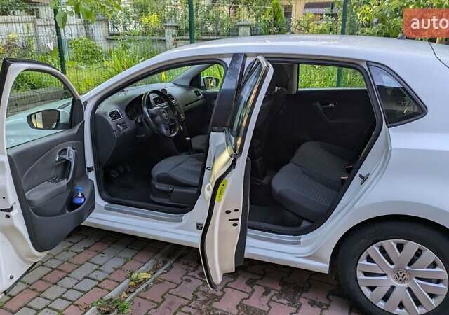 Білий Фольксваген Поло, об'ємом двигуна 1.2 л та пробігом 192 тис. км за 6800 $, фото 6 на Automoto.ua
