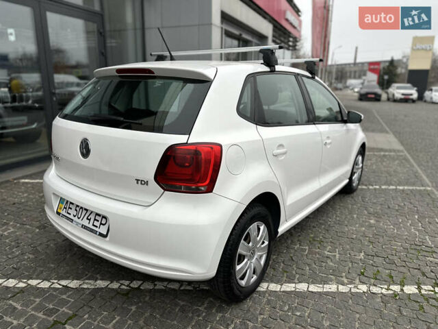 Белый Фольксваген Поло, объемом двигателя 1.2 л и пробегом 212 тыс. км за 6000 $, фото 11 на Automoto.ua