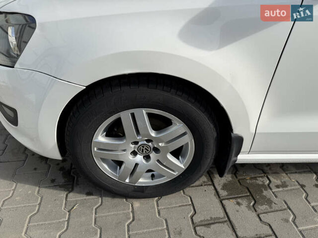 Белый Фольксваген Поло, объемом двигателя 1.39 л и пробегом 441 тыс. км за 6999 $, фото 13 на Automoto.ua