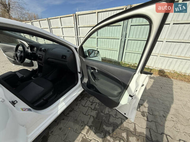 Белый Фольксваген Поло, объемом двигателя 1.39 л и пробегом 441 тыс. км за 6999 $, фото 34 на Automoto.ua