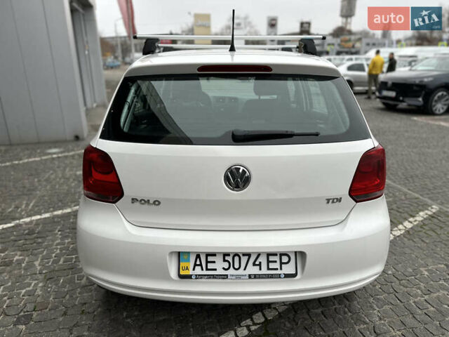 Белый Фольксваген Поло, объемом двигателя 1.2 л и пробегом 212 тыс. км за 6000 $, фото 10 на Automoto.ua
