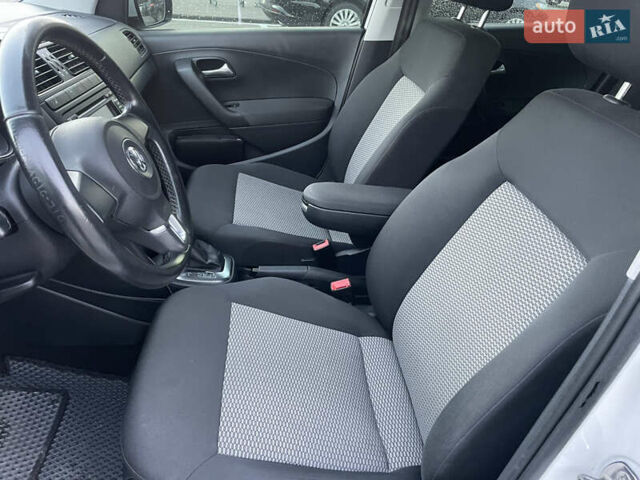 Белый Фольксваген Поло, объемом двигателя 1.39 л и пробегом 160 тыс. км за 5350 $, фото 14 на Automoto.ua