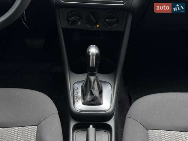 Білий Фольксваген Поло, об'ємом двигуна 1.39 л та пробігом 226 тис. км за 7350 $, фото 26 на Automoto.ua