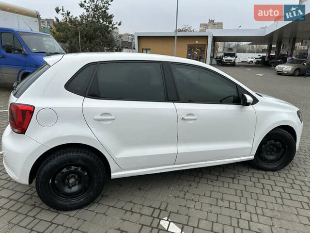 Белый Фольксваген Поло, объемом двигателя 1.39 л и пробегом 165 тыс. км за 6500 $, фото 3 на Automoto.ua