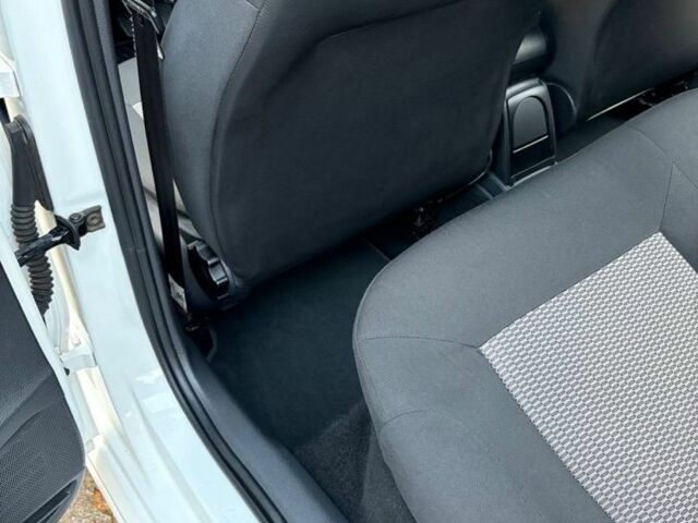 Білий Фольксваген Поло, об'ємом двигуна 1.2 л та пробігом 248 тис. км за 6500 $, фото 5 на Automoto.ua