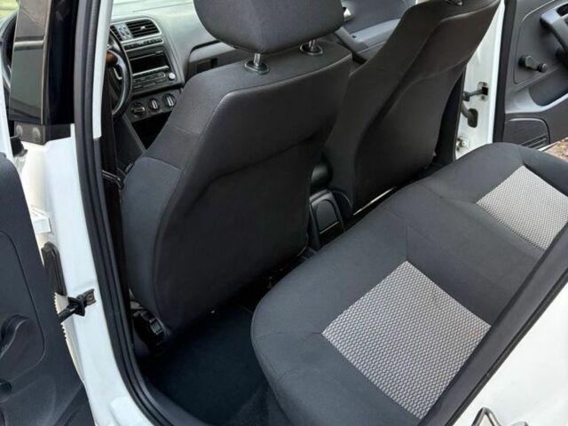 Білий Фольксваген Поло, об'ємом двигуна 1.2 л та пробігом 248 тис. км за 6500 $, фото 6 на Automoto.ua