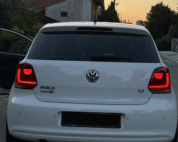 Білий Фольксваген Поло, об'ємом двигуна 1.39 л та пробігом 142 тис. км за 9000 $, фото 1 на Automoto.ua