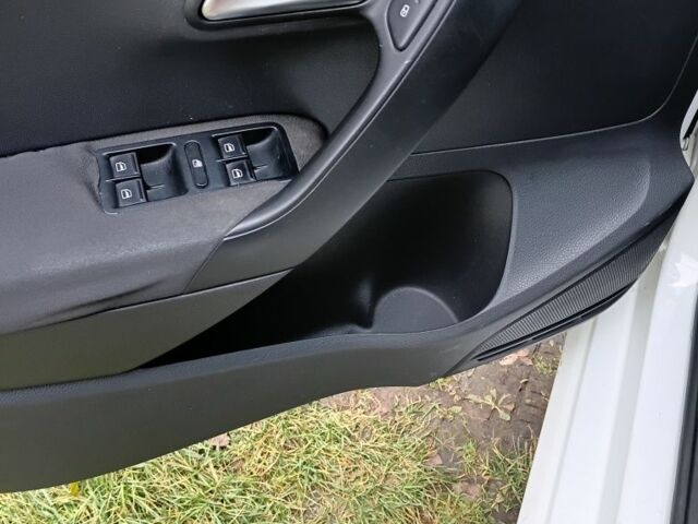 Білий Фольксваген Поло, об'ємом двигуна 1.4 л та пробігом 226 тис. км за 7000 $, фото 9 на Automoto.ua