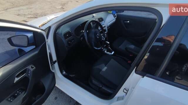 Білий Фольксваген Поло, об'ємом двигуна 1.39 л та пробігом 154 тис. км за 8200 $, фото 7 на Automoto.ua