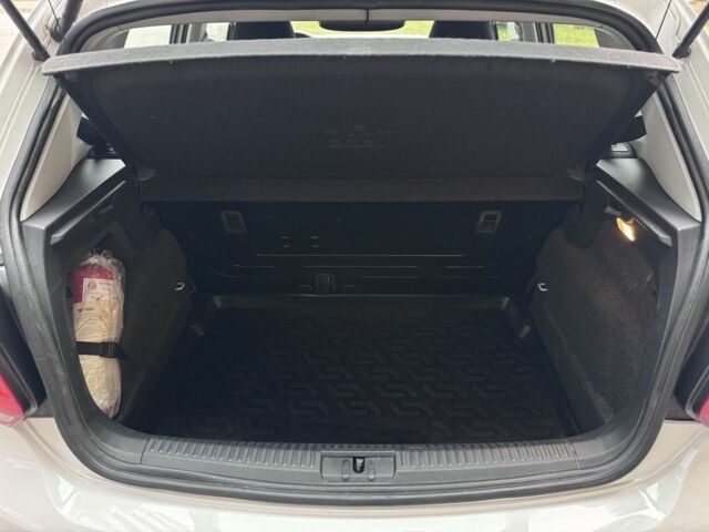 Белый Фольксваген Поло, объемом двигателя 1.4 л и пробегом 226 тыс. км за 7350 $, фото 20 на Automoto.ua