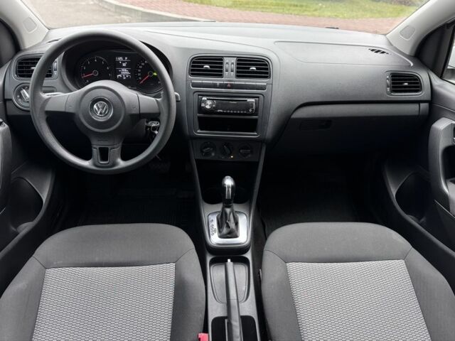 Белый Фольксваген Поло, объемом двигателя 1.4 л и пробегом 226 тыс. км за 7350 $, фото 2 на Automoto.ua