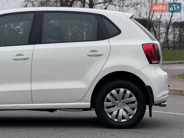 Білий Фольксваген Поло, об'ємом двигуна 1.39 л та пробігом 226 тис. км за 7350 $, фото 11 на Automoto.ua