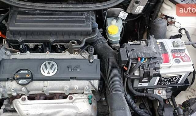 Білий Фольксваген Поло, об'ємом двигуна 1.39 л та пробігом 227 тис. км за 7000 $, фото 11 на Automoto.ua