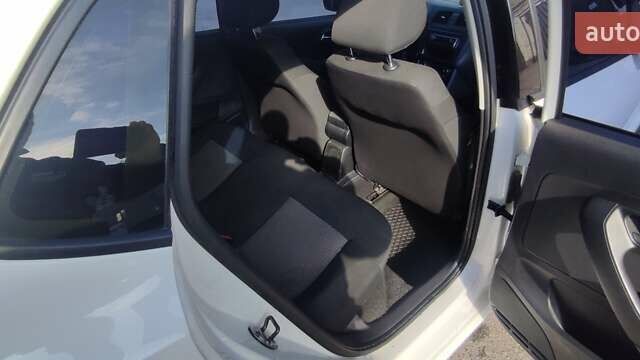 Білий Фольксваген Поло, об'ємом двигуна 1.39 л та пробігом 154 тис. км за 8200 $, фото 5 на Automoto.ua