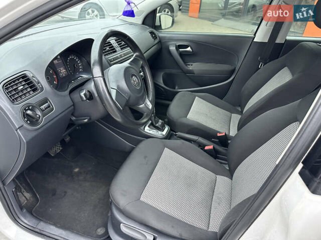 Белый Фольксваген Поло, объемом двигателя 1.39 л и пробегом 165 тыс. км за 6500 $, фото 6 на Automoto.ua