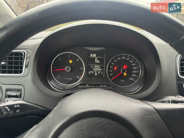 Белый Фольксваген Поло, объемом двигателя 1.6 л и пробегом 320 тыс. км за 6000 $, фото 12 на Automoto.ua